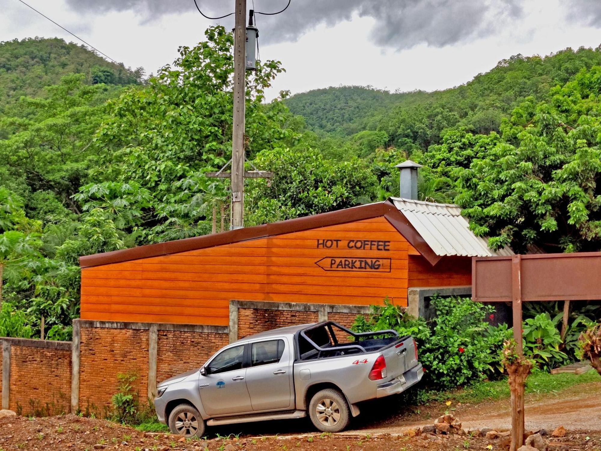 Hot Coffee Guest House And Resort Ban Mae Na Chon Екстериор снимка